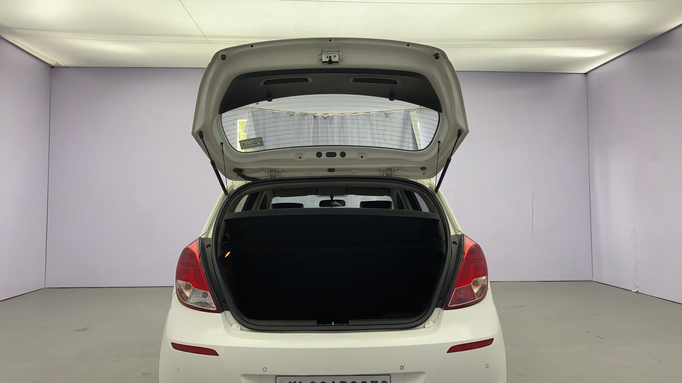 2013 Hyundai i20 MAGNA 1.4 CRDI, Diesel, Manual, 72,004 km, Boot Door Open