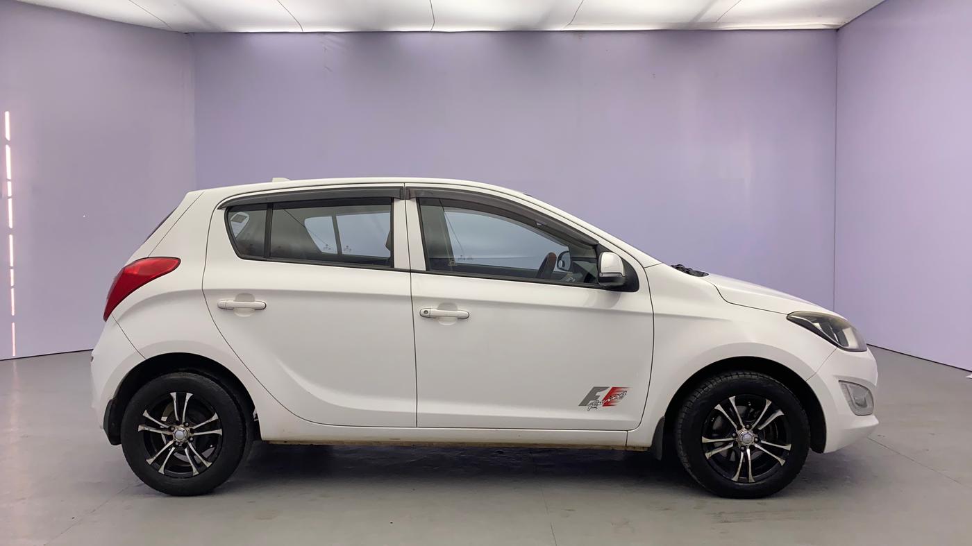 2013 Hyundai i20 MAGNA 1.4 CRDI, Diesel, Manual, 72,004 km, Right Side View