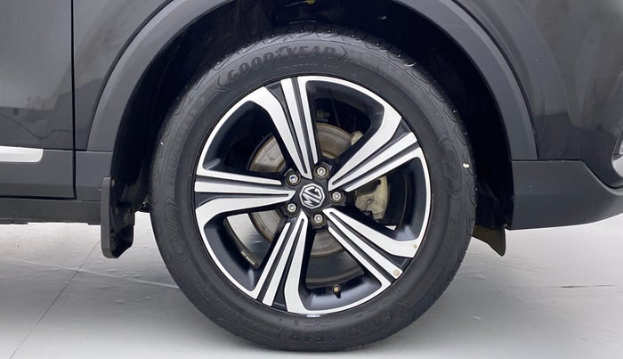 2022 MG ASTOR SAVVY 1.5 CVT S RED, Petrol, Automatic, 16,298 km, Right Front Wheel