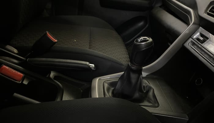 2023 Maruti BREZZA VXI SMART HYBRID, Petrol, Manual, 56,664 km, Gear Lever