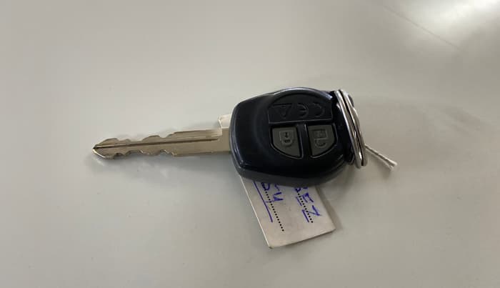 2023 Maruti BREZZA VXI SMART HYBRID, Petrol, Manual, 56,664 km, Key Close Up