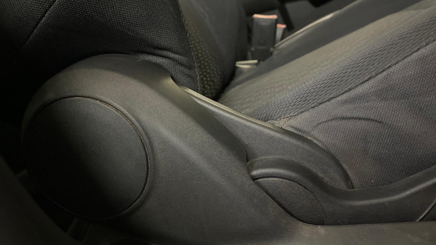 2023 Maruti BREZZA VXI SMART HYBRID, Petrol, Manual, 56,682 km, Driver Side Adjustment Panel