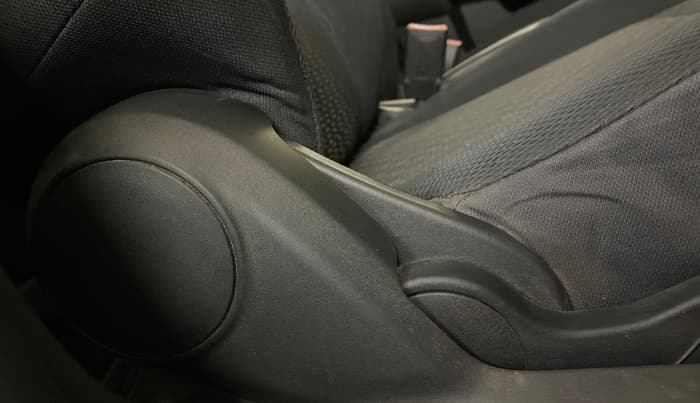2023 Maruti BREZZA VXI SMART HYBRID, Petrol, Manual, 56,664 km, Driver Side Adjustment Panel