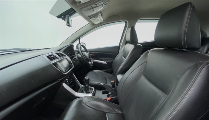 2017 Maruti S Cross ALPHA SHVS, Diesel, Manual, 40,429 km, Right Side Front Door Cabin