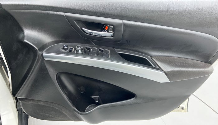 2017 Maruti S Cross ALPHA SHVS, Diesel, Manual, 40,429 km, Driver Side Door Panels Control