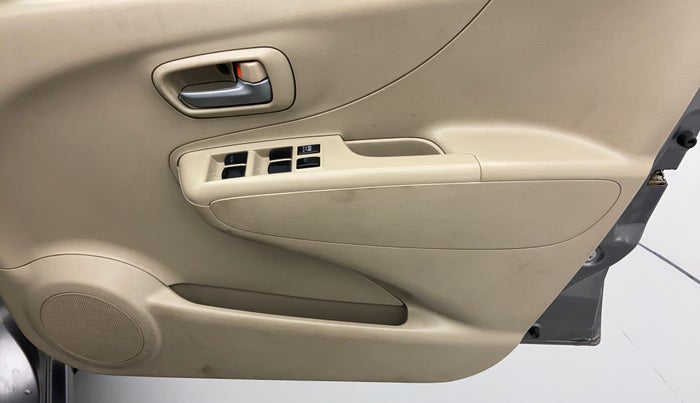 2013 Maruti A Star VXI, Petrol, Manual, 32,742 km, Driver Side Door Panel Controls