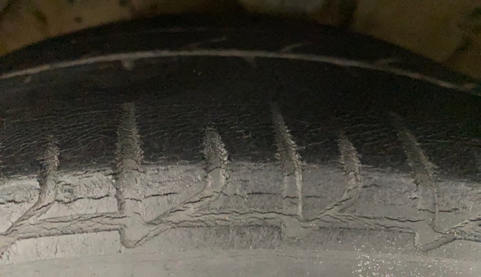 2011 Hyundai Verna FLUIDIC 1.6 VTVT SX OPT AT, Petrol, Automatic, 94,203 km, Left Front Tyre Tread