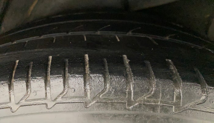 2011 Hyundai Verna FLUIDIC 1.6 VTVT SX OPT AT, Petrol, Automatic, 94,203 km, Left Rear Tyre Tread