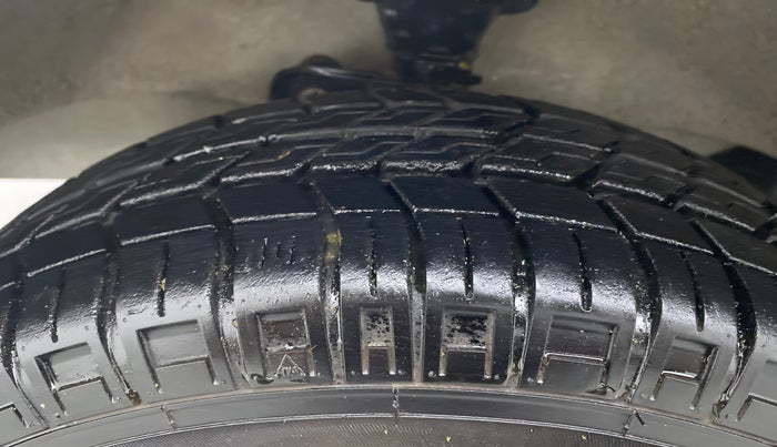 2020 Maruti Eeco 5 STR WITH A/C+HTR, Petrol, Manual, 6,643 km, Left Front Tyre Tread