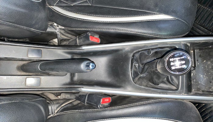 2017 Maruti Baleno DELTA DIESEL 1.3, Diesel, Manual, 40,858 km, Gear Lever