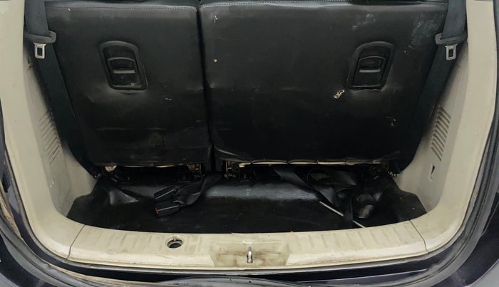 2018 Mahindra MARAZZO M2 8 STR, Diesel, Manual, 95,978 km, Boot Inside