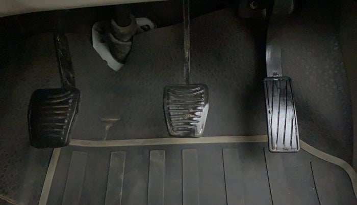 2018 Mahindra MARAZZO M2 8 STR, Diesel, Manual, 95,978 km, Pedals