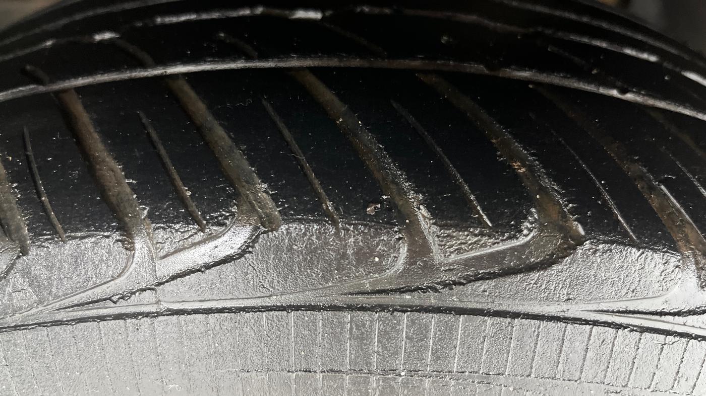 2019 Tata NEXON XMA PETROL, Petrol, Automatic, 54,604 km, Left Front Tyre Tread