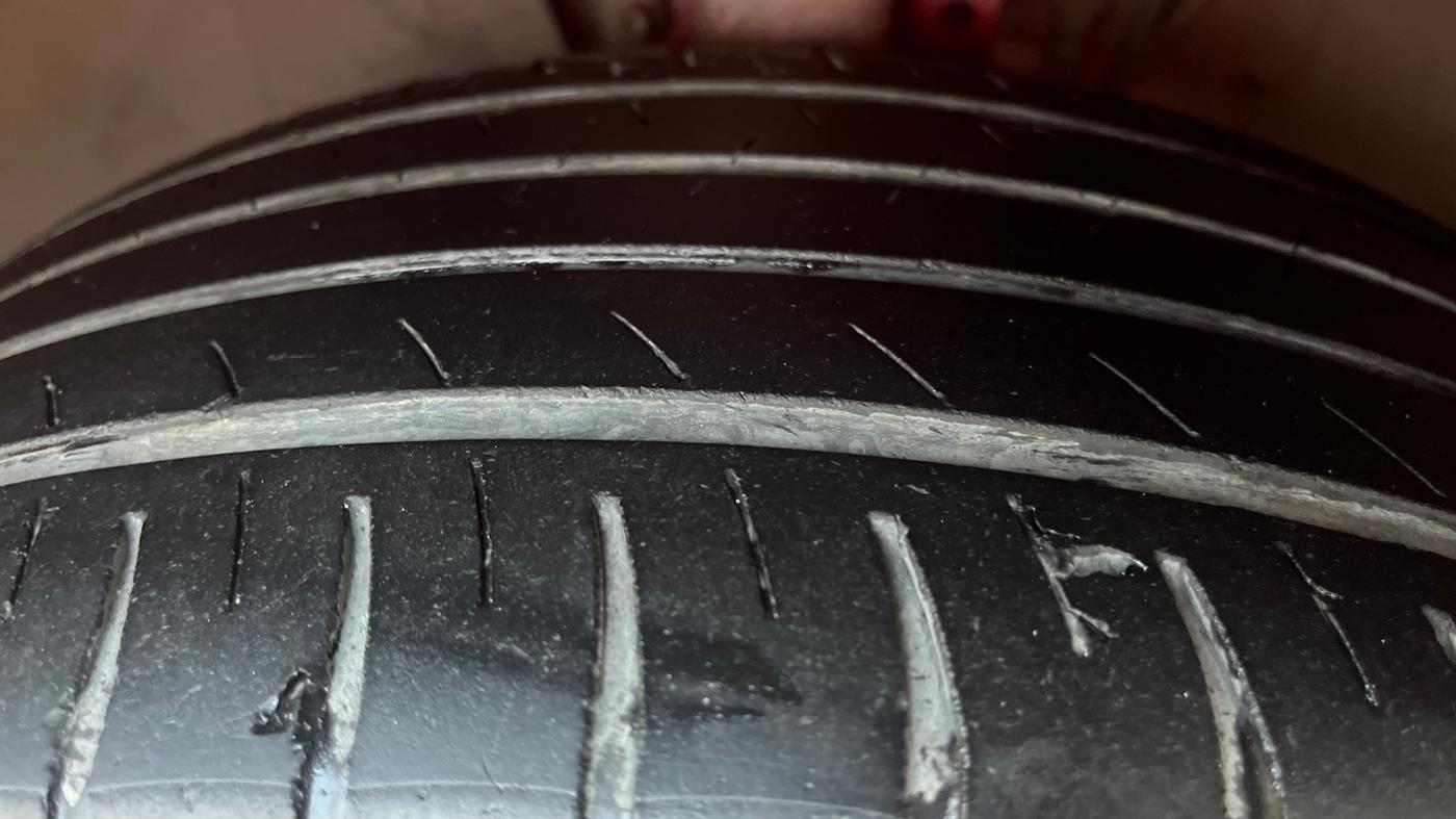 2017 Volkswagen Polo GT TDI, Diesel, Manual, 1,07,429 km, Left Front Tyre Tread