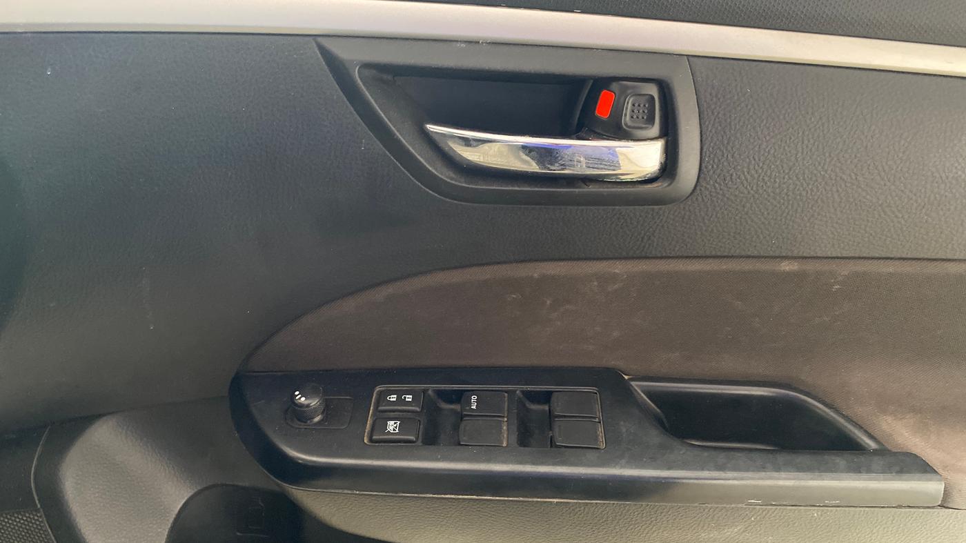 2014 Maruti Swift VXI, Petrol, Manual, 41,417 km, Driver Side Door Panels Control