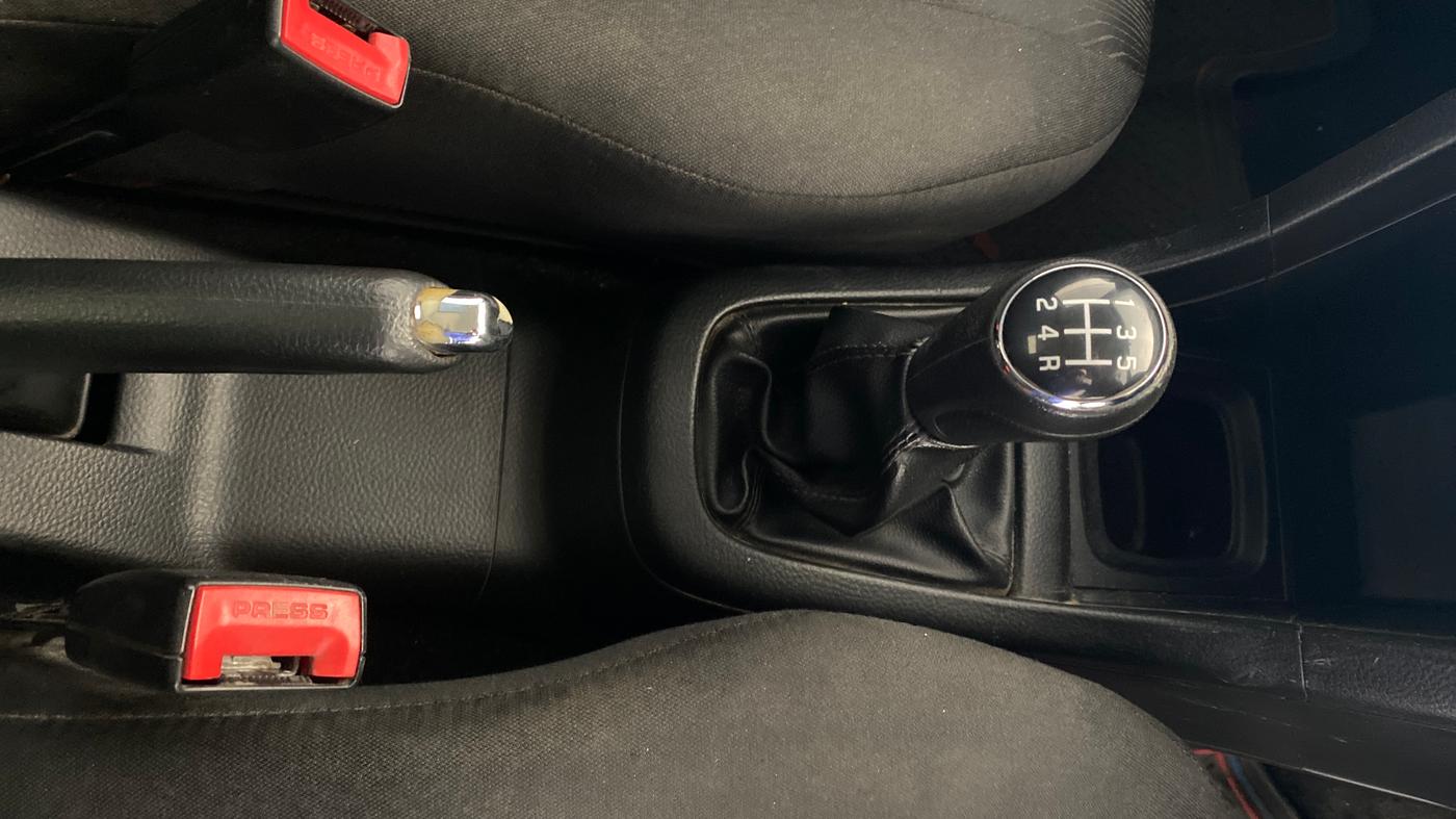 2014 Maruti Swift VXI, Petrol, Manual, 41,417 km, Gear Lever