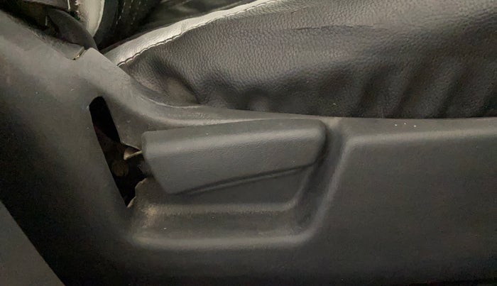 2017 Maruti Alto K10 LXI, CNG, Manual, 97,596 km, Driver Side Adjustment Panel