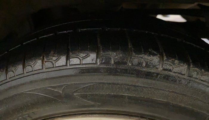 2017 Maruti Alto K10 LXI, CNG, Manual, 97,596 km, Left Rear Tyre Tread