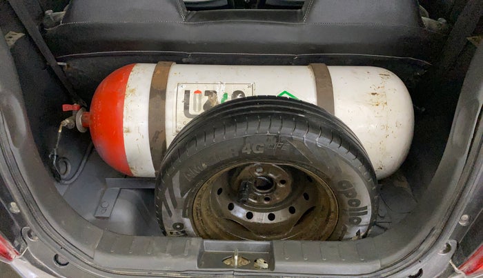 2017 Maruti Alto K10 LXI, CNG, Manual, 97,596 km, Boot Inside