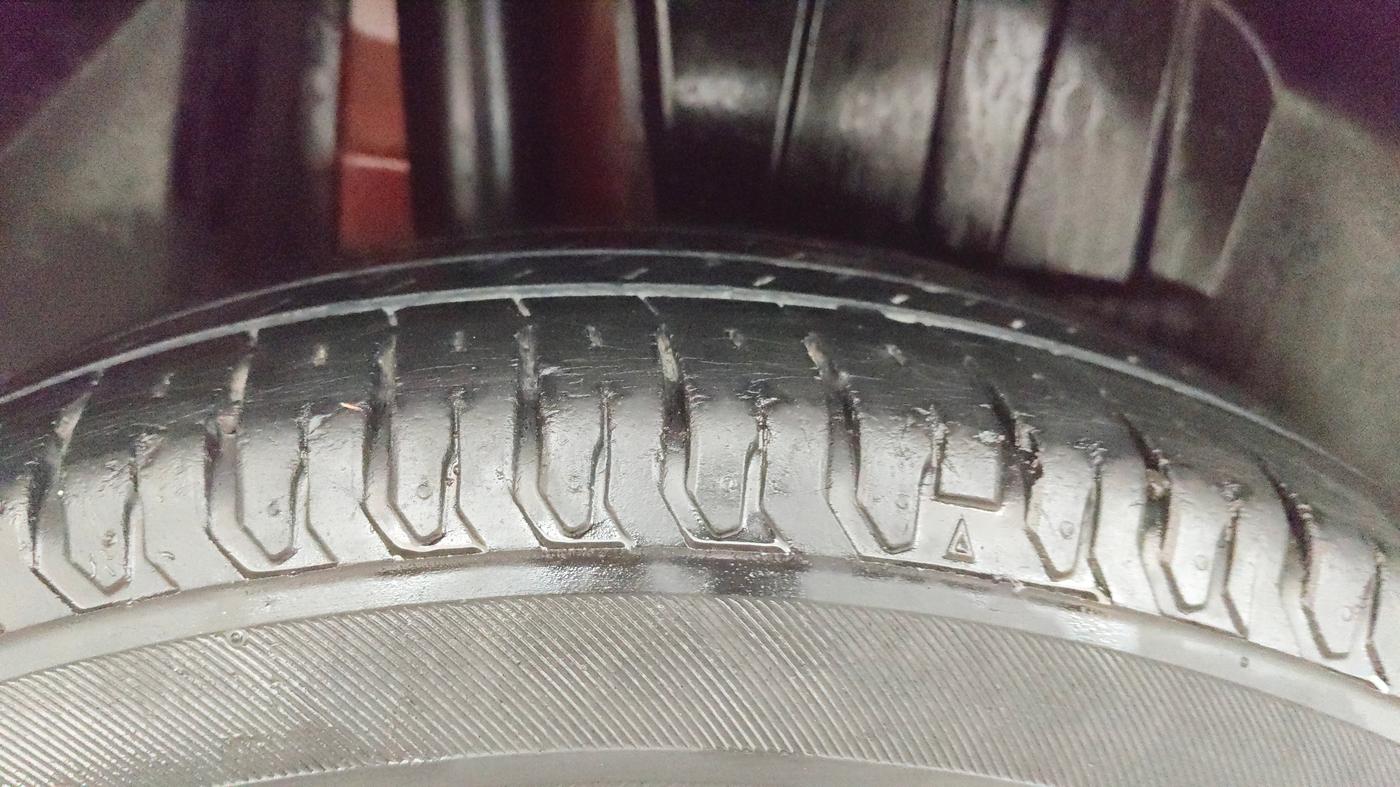 2017 Maruti Dzire ZXI PLUS AMT, Petrol, Automatic, 82,215 km, Right Rear Tyre Tread