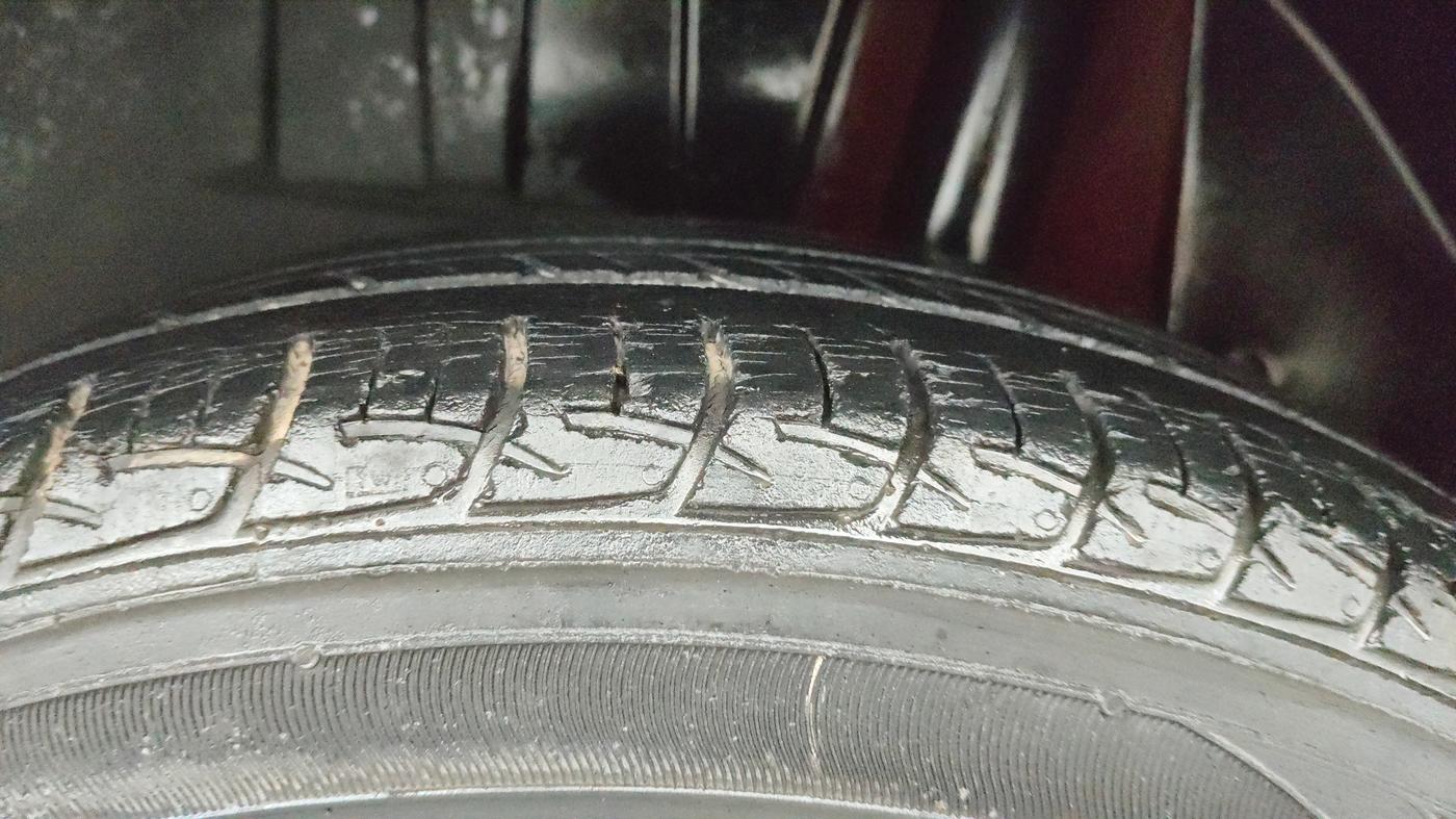 2017 Maruti Dzire ZXI PLUS AMT, Petrol, Automatic, 82,215 km, Left Rear Tyre Tread