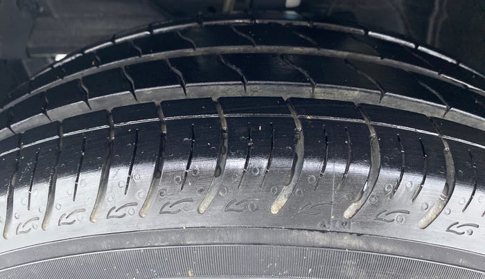 2020 Maruti Baleno DELTA 1.2 K12, Petrol, Manual, 391 km, Left Front Tyre Tread