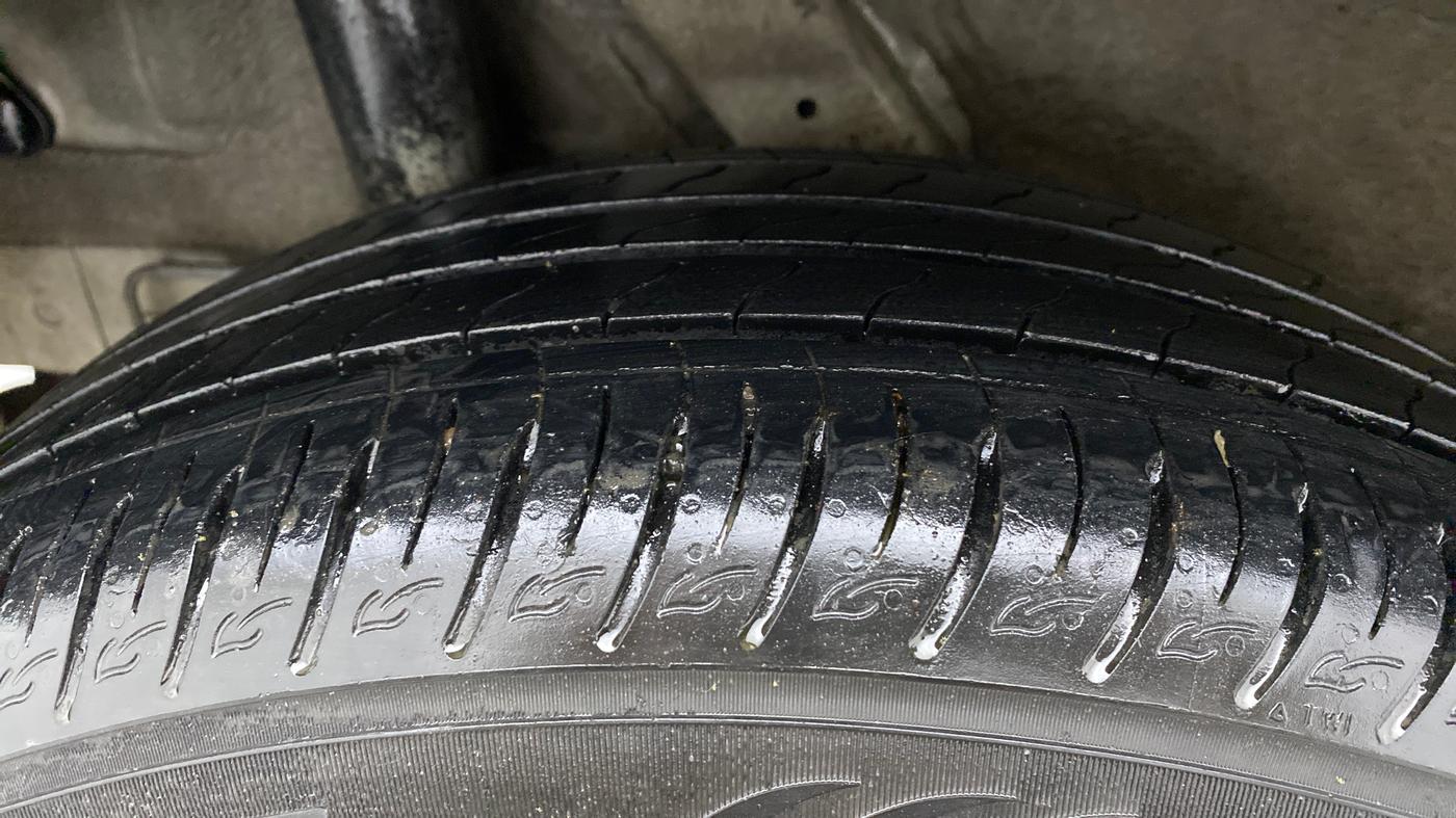 2021 Hyundai VENUE SX PLUS 1.0 TURBO DCT, Petrol, Automatic, 22,131 km, Right Rear Tyre Tread