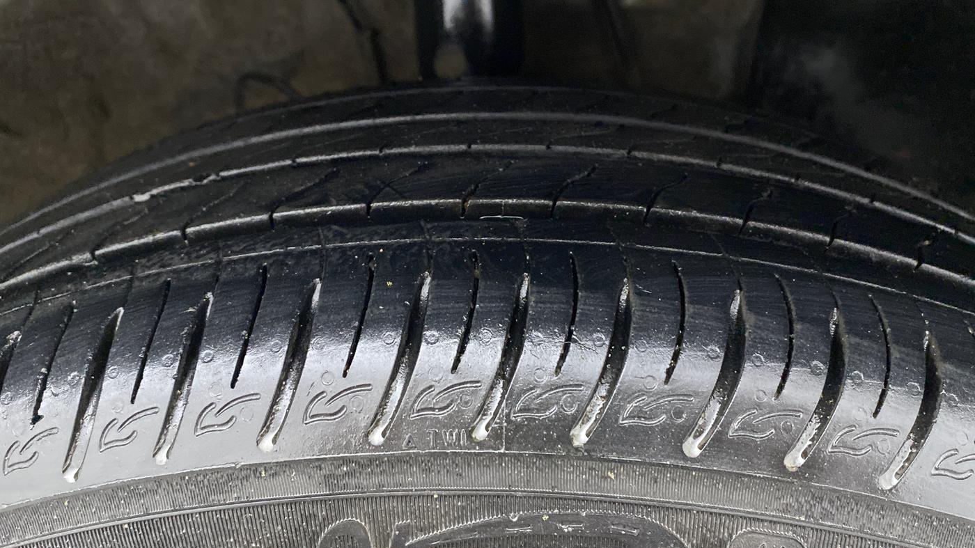 2021 Hyundai VENUE SX PLUS 1.0 TURBO DCT, Petrol, Automatic, 22,131 km, Right Front Tyre Tread