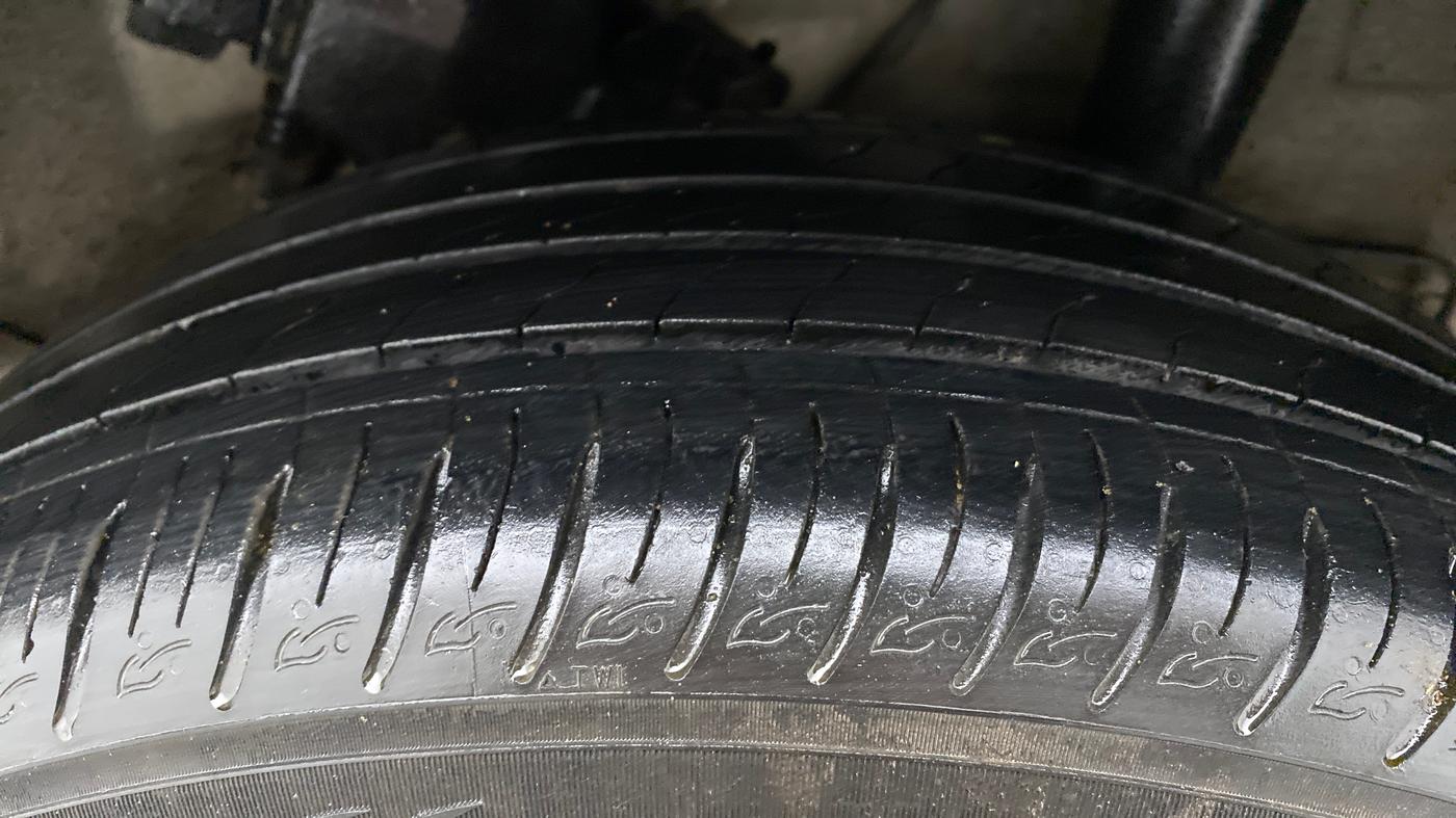 2021 Hyundai VENUE SX PLUS 1.0 TURBO DCT, Petrol, Automatic, 22,131 km, Left Rear Tyre Tread
