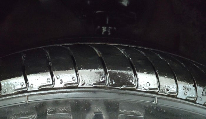 2022 Hyundai GRAND I10 NIOS ASTA 1.2 KAPPA VTVT CNG, CNG, Manual, 65,581 km, Right Front Tyre Tread