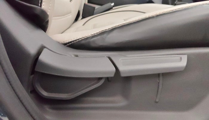 2022 Hyundai GRAND I10 NIOS ASTA 1.2 KAPPA VTVT CNG, CNG, Manual, 65,581 km, Driver Side Adjustment Panel