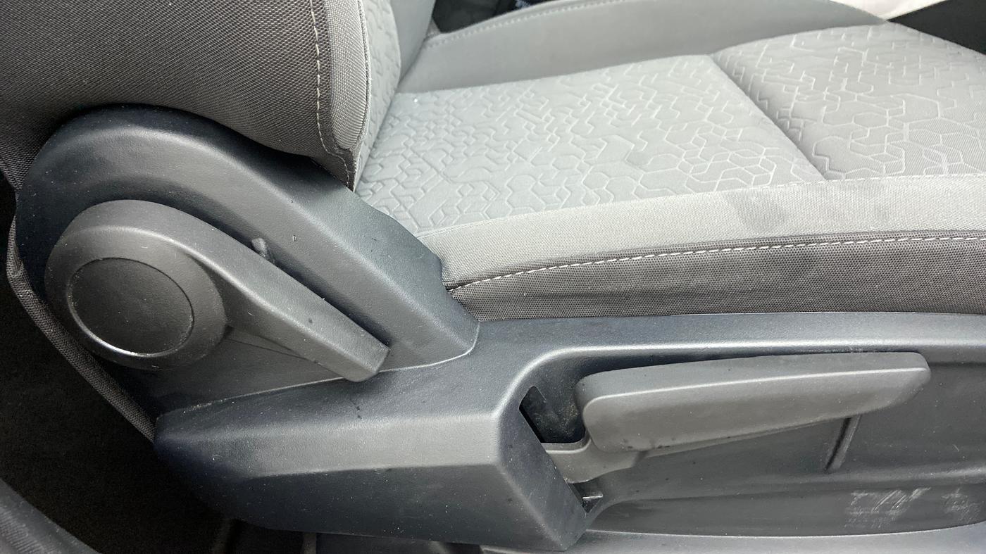 2020 Tata ALTROZ XZ 1.2, Petrol, Manual, 16,908 km, Driver Side Adjustment Panel