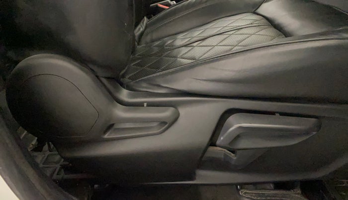 2021 Tata Tiago XZ PLUS PETROL, Petrol, Manual, 73,715 km, Driver Side Adjustment Panel