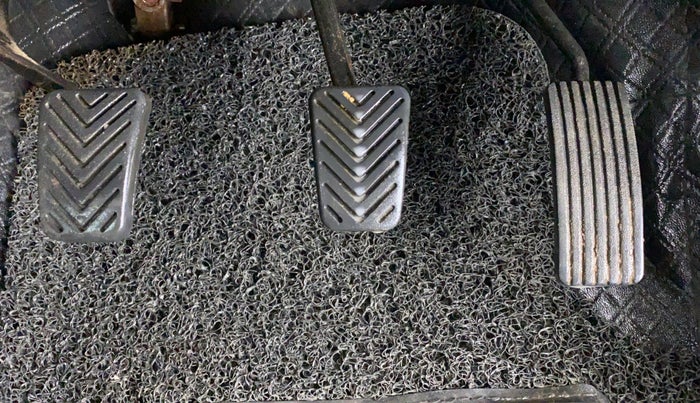 2016 Hyundai Eon ERA PLUS, Petrol, Manual, 75,943 km, Pedals