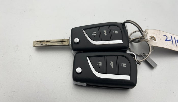 2015 Toyota Corolla Altis JS PETROL, Petrol, Manual, 58,981 km, Key Close Up