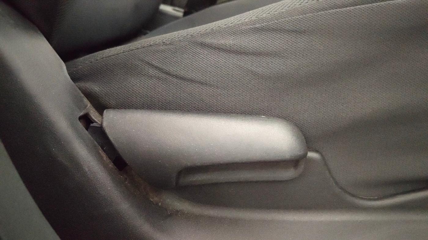 2017 Maruti Vitara Brezza VDI (O), Diesel, Manual, 1,32,540 km, Driver Side Adjustment Panel