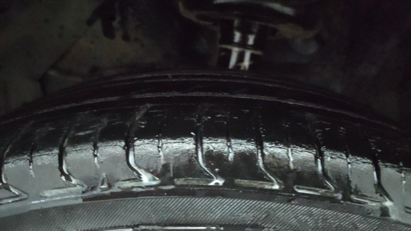 2017 Maruti Vitara Brezza VDI (O), Diesel, Manual, 1,32,540 km, Left Front Tyre Tread