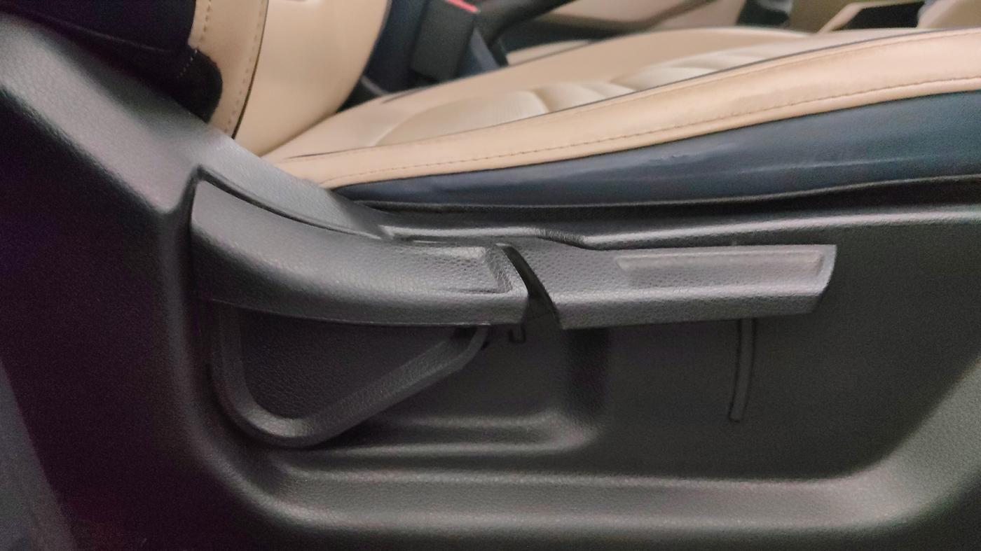 2023 KIA CARENS LUXURY PLUS IMT 1.5 DIESEL IMT, Diesel, Manual, 80,720 km, Driver Side Adjustment Panel