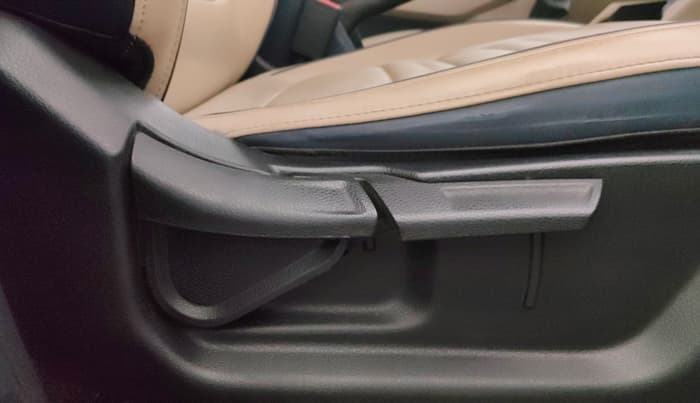 2023 KIA CARENS LUXURY PLUS IMT 1.5 DIESEL IMT, Diesel, Manual, 80,720 km, Driver Side Adjustment Panel