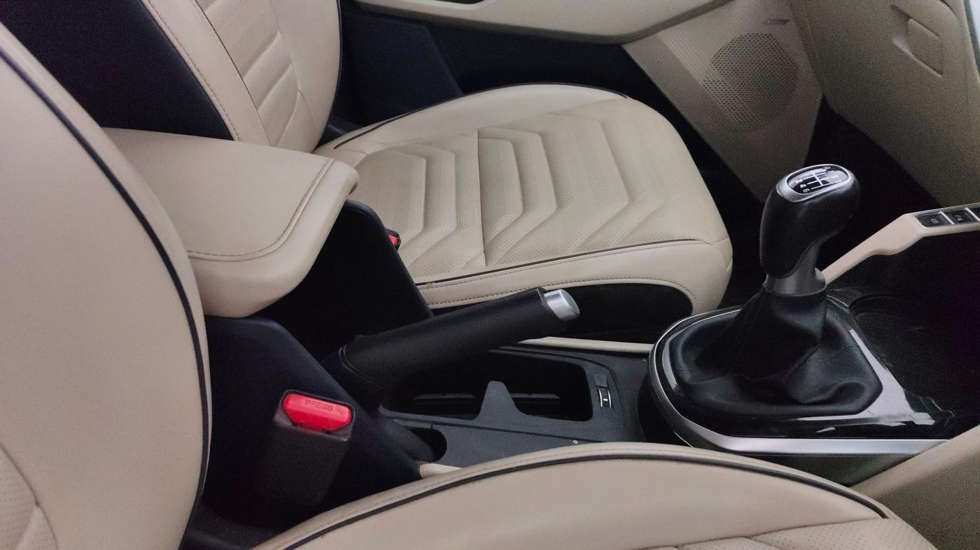 2023 KIA CARENS LUXURY PLUS IMT 1.5 DIESEL IMT, Diesel, Manual, 80,720 km, Gear Lever