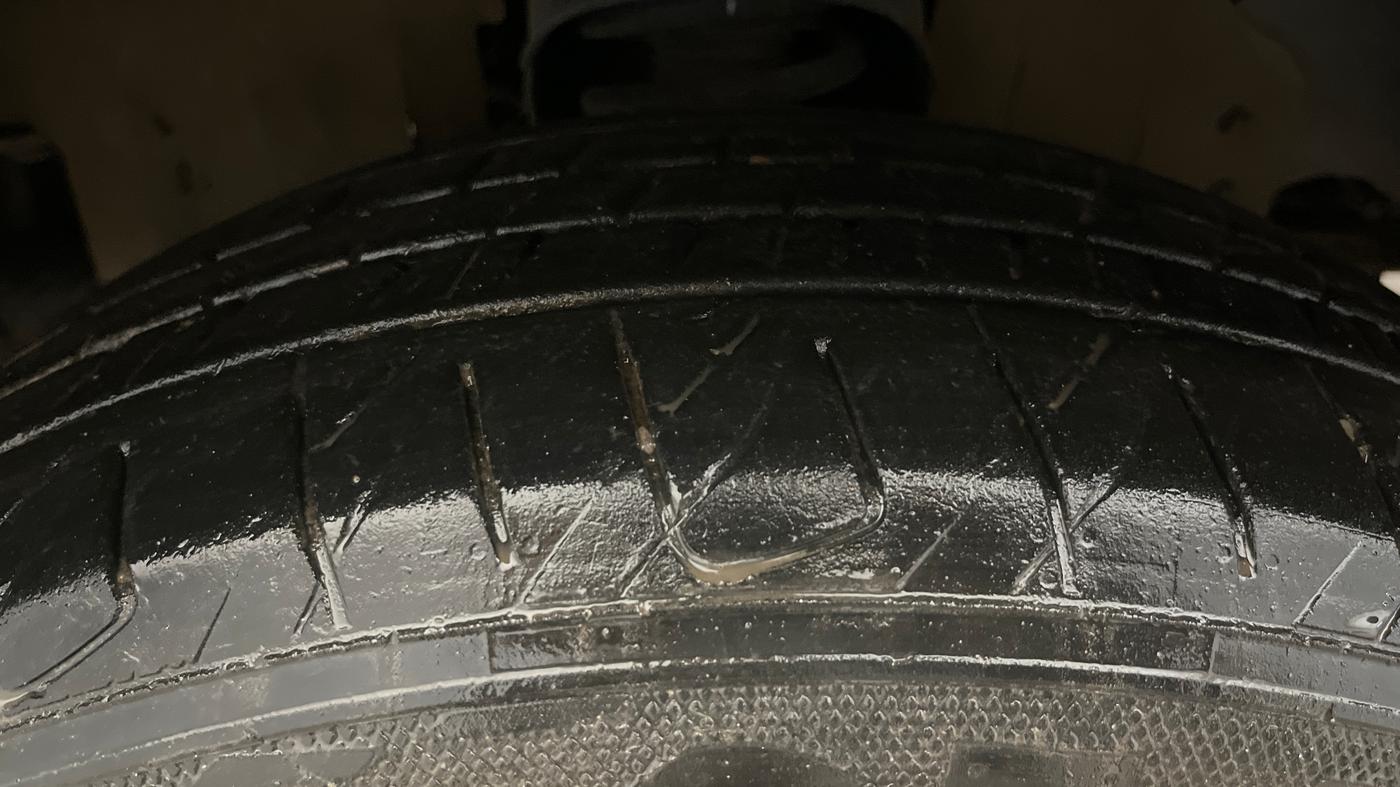 2023 Mahindra SCORPIO CLASSIC S11 7STR, Diesel, Manual, 45,154 km, Left Front Tyre Tread
