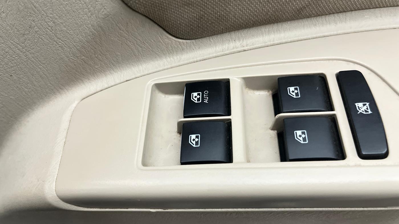 2023 Mahindra SCORPIO CLASSIC S11 7STR, Diesel, Manual, 45,154 km, Driver Side Door Panels Control