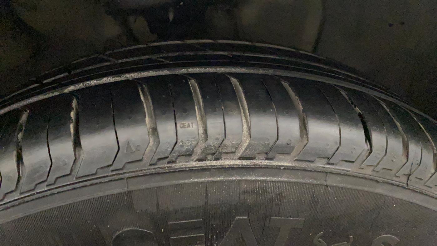 2018 Hyundai Elite i20 ASTA 1.2, Petrol, Manual, 62,837 km, Right Front Tyre Tread