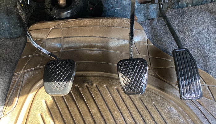 2015 Honda Brio S MT, Petrol, Manual, 53,299 km, Pedals