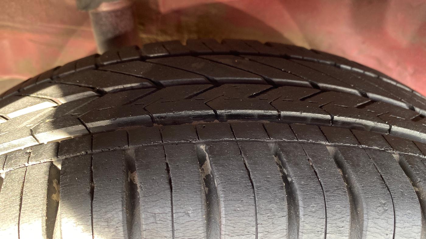 2015 Honda Brio S MT, Petrol, Manual, 53,094 km, Right Rear Tyre Tread