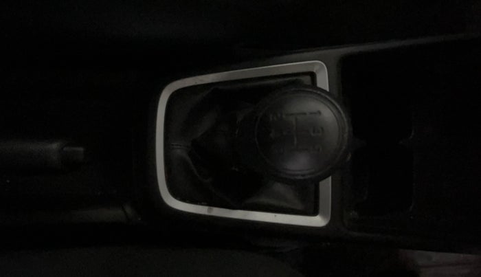 2024 Maruti Swift LXI, Petrol, Manual, 6,830 km, Gear Lever