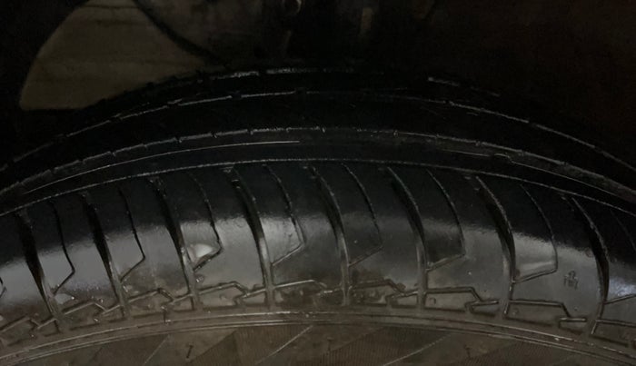 2024 Maruti Swift LXI, Petrol, Manual, 6,830 km, Left Front Tyre Tread