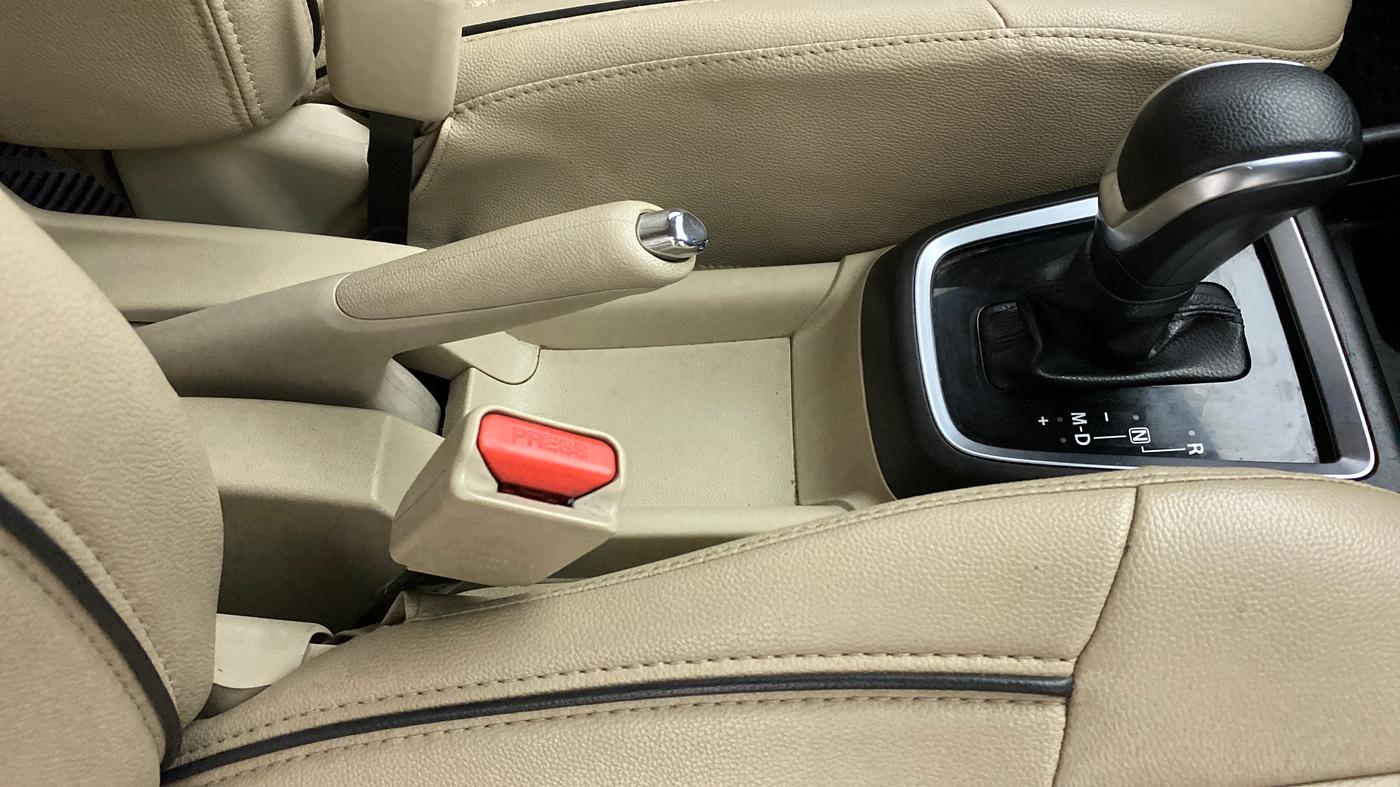 2017 Maruti Dzire ZDI Plus AMT, Diesel, Automatic, 78,341 km, Gear Lever