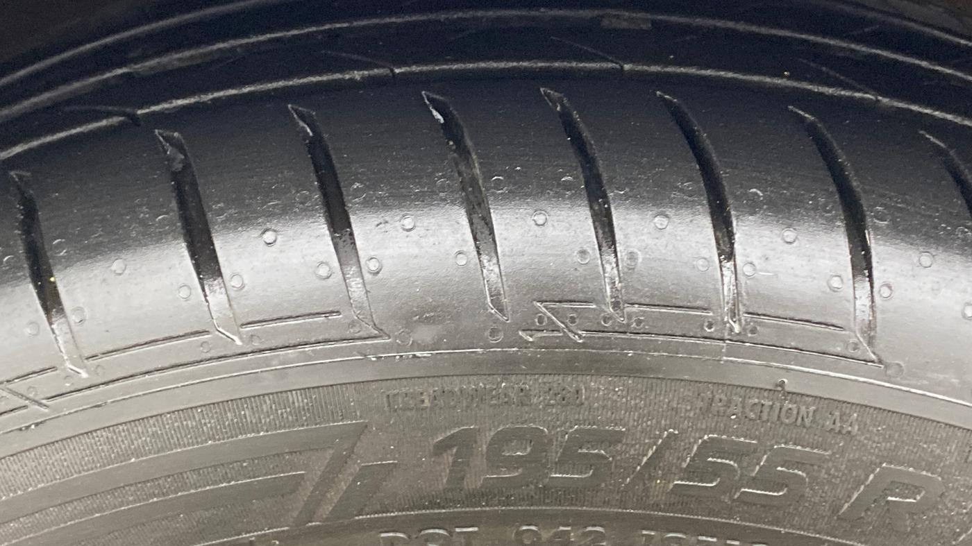 2020 Maruti Baleno ALPHA CVT PETROL 1.2, Petrol, Automatic, 37,291 km, Left Front Tyre Tread