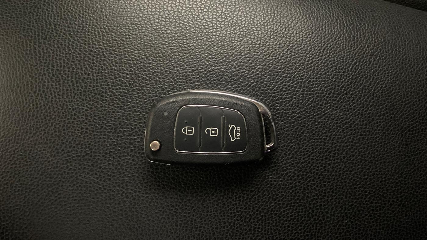 2012 Hyundai i20 SPORTZ 1.4 AT, Petrol, Automatic, 1,03,932 km, Key Close Up